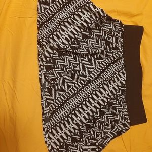Black and white printed skirt